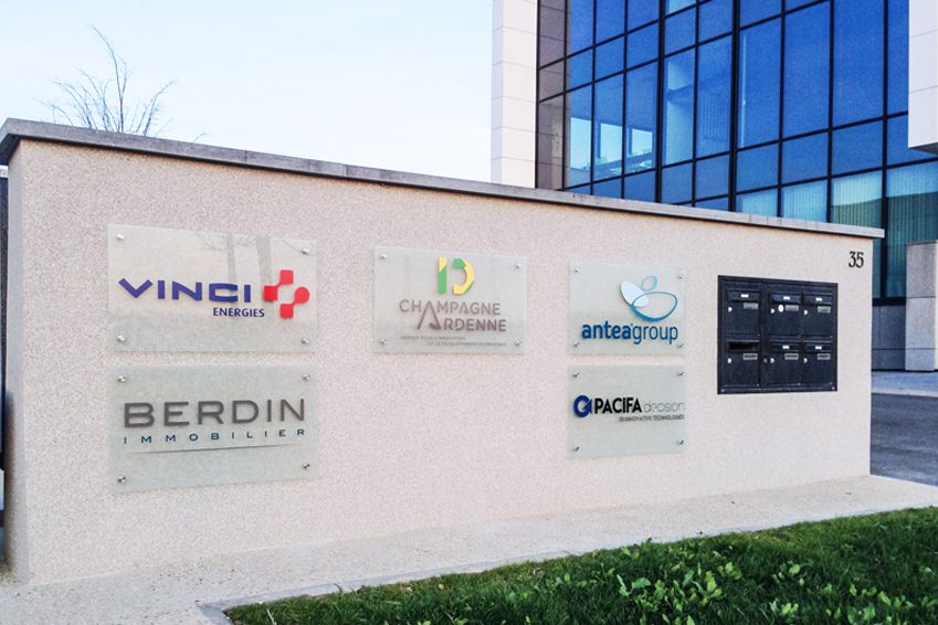 signalétique Nîmes